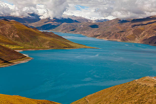 istock Yamdrok Lake, Tibet ,China 171575278