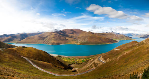 istock Panoramic views of the Yamdrok Lake 171575280