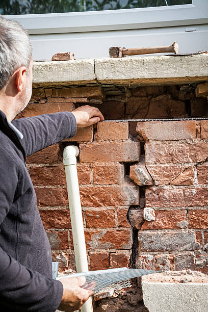 istock Structural problem: Repairing a cracked wall 171576390