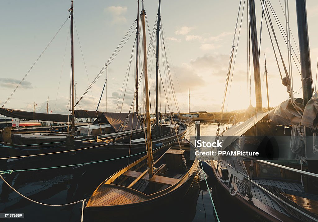 Barcos, acoplado a la Marina - Foto de stock de Agua libre de derechos