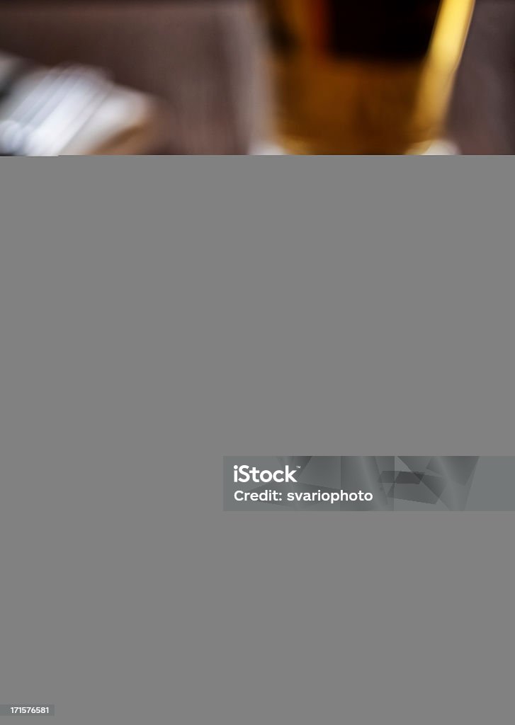 Pizza e birra - Foto stock royalty-free di Ambientazione interna