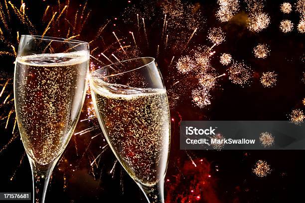 Silvester Stockfoto und mehr Bilder von Schaumwein - Schaumwein, Silvester, Einen Toast ausbringen