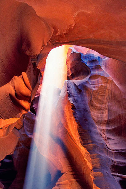 cholewka antelope kanion - canyon heaven sunbeam arizona zdjęcia i obrazy z banku zdjęć