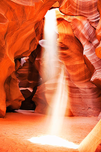 obermaterial antelope canyon - canyon heaven sunbeam arizona stock-fotos und bilder