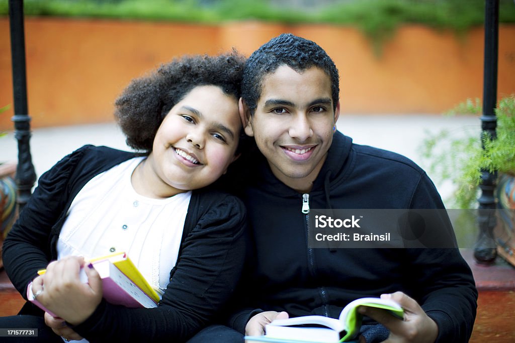 Mädchen und Jungen studieren - Lizenzfrei 8-9 Jahre Stock-Foto