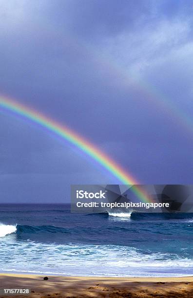 Usa Hawai Oahu North Shore Rainbow Foto de stock y más banco de imágenes de Arco iris - Arco iris, Islas de Hawái, Agua