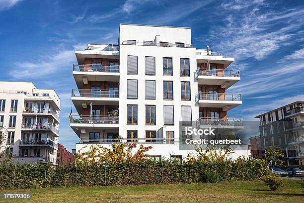 Apartment Block Stockfoto und mehr Bilder von Außenaufnahme von Gebäuden - Außenaufnahme von Gebäuden, Bauwerk, Deutschland