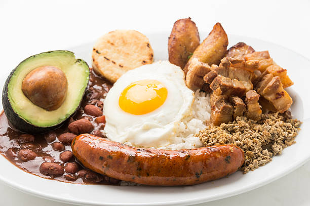 repas bandeja paisa (colombie - bandeja paisa photos et images de collection