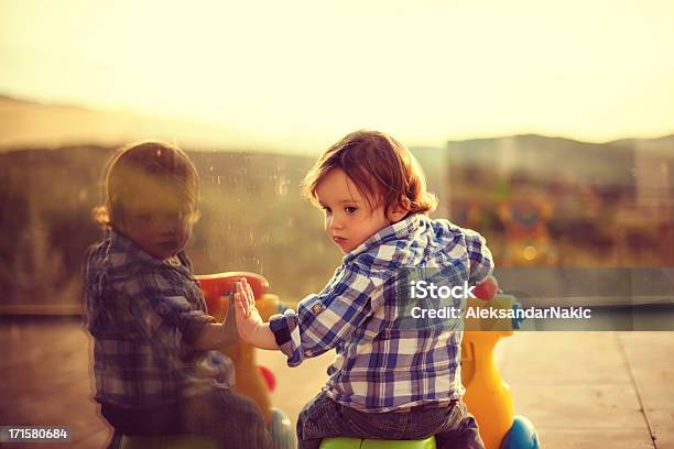 Niñez Foto de stock y más banco de imágenes de Niño - Niño, Niños, 2-3 años