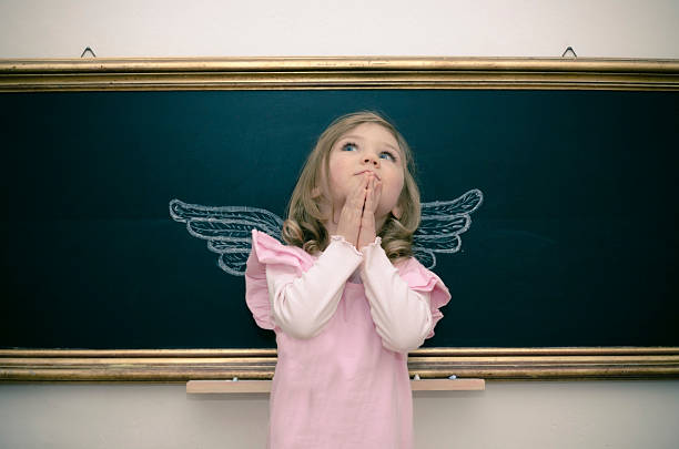 ein engel - humor inspiration angel child stock-fotos und bilder