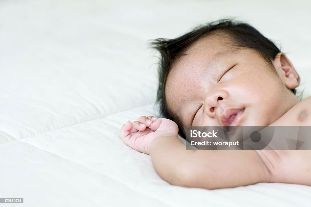 Carino bambino ragazzo - Foto stock royalty-free di Bambino appena nato