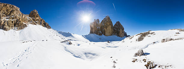 冬の風景、ドロミテ、トレチーメディラバレード,イタリア - tre cime di lavaredo ストックフォトと画像