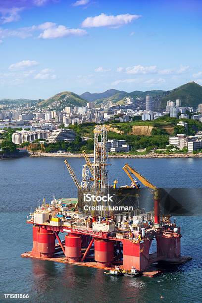 Piattaforma Petrolifera A Rio De Janeiro Ancorata - Fotografie stock e altre immagini di Piattaforma offshore - Piattaforma offshore, Mare, Veduta aerea