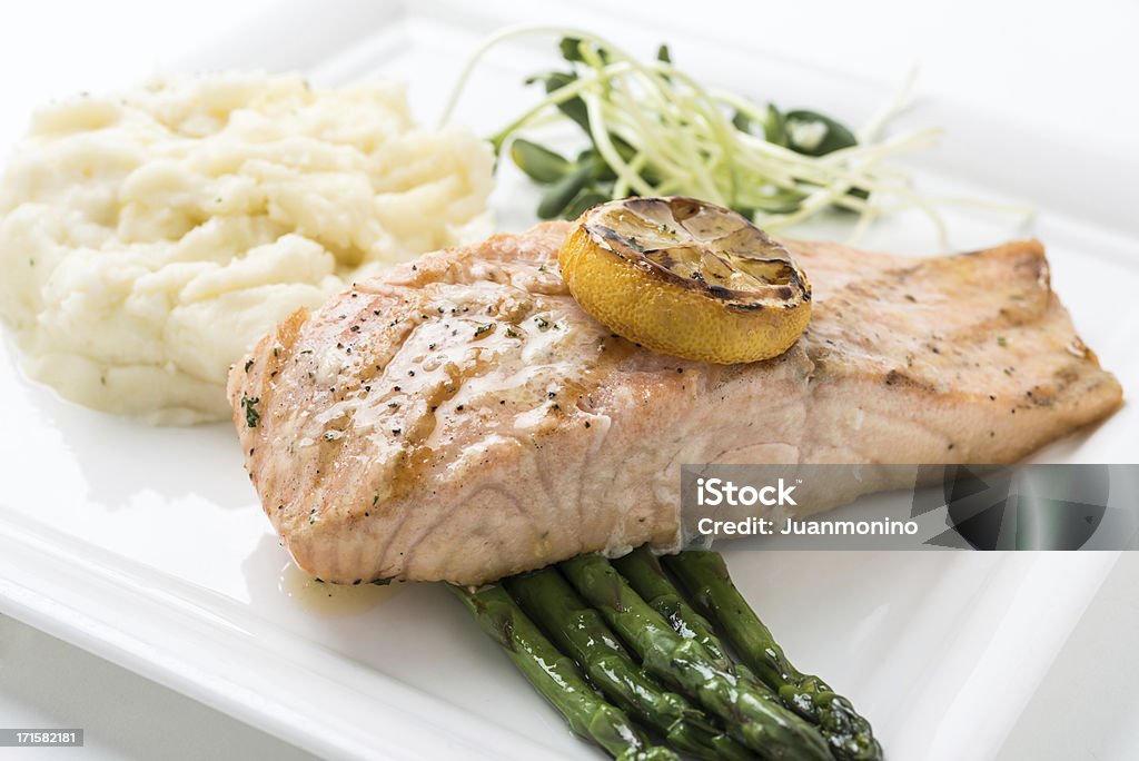 Lemon Gegrilltes Lachsfilet - Lizenzfrei Lachs - Meeresfrüchte Stock-Foto