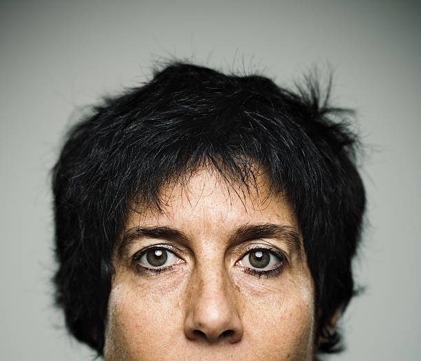 mujer real - earring human face brown hair black hair fotografías e imágenes de stock