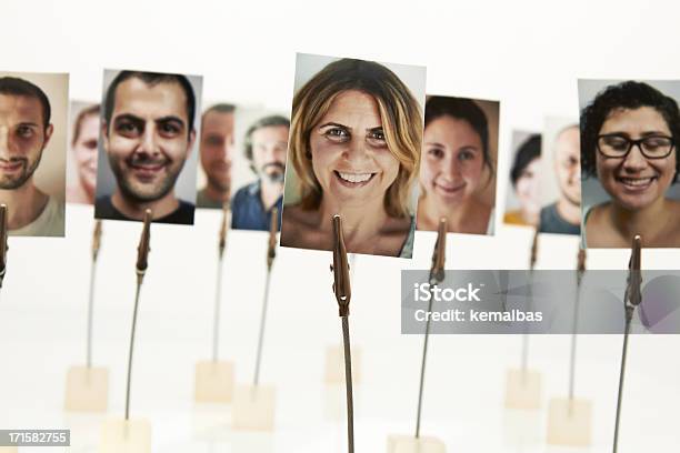 Gruppo Di Persone - Fotografie stock e altre immagini di Età miste - Età miste, Sfondo bianco, Adulto