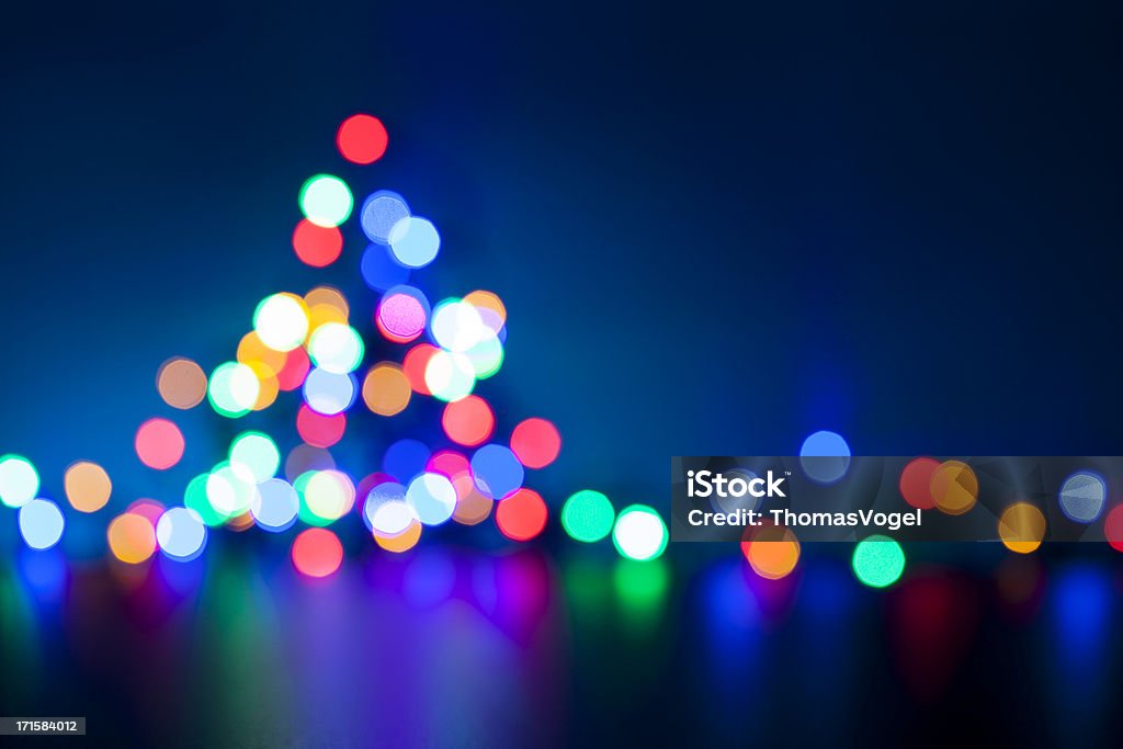 クリスマスツリー-デフォーカスライトブルーのマルチカラー - クリスマスのロイヤリティフリーストックフォト