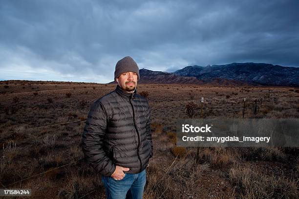 Porträt Von Ein Mann Und Landschaft Berge Stockfoto und mehr Bilder von Nacht - Nacht, Albuquerque, Im Freien