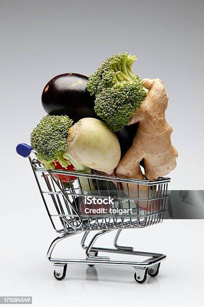 Compere - Fotografie stock e altre immagini di Alimentazione sana - Alimentazione sana, Broccolo, Carrello della spesa