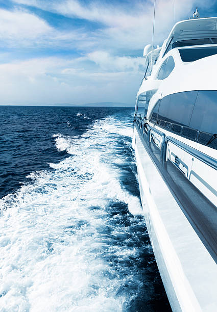 istock Motor Yacht cutting the Waves. High speed. Blue toned. 171585031
