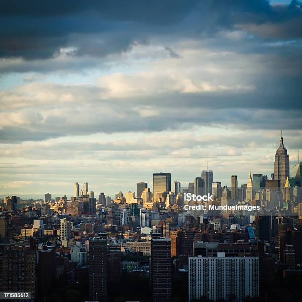New York City Skyline - Fotografias de stock e mais imagens de Ao Ar Livre - Ao Ar Livre, Arranha-céu, Centro da Cidade
