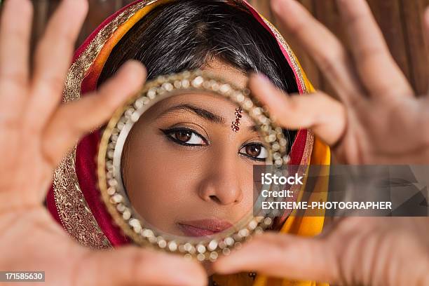 Circle Of Beauty Stockfoto und mehr Bilder von Armband - Armband, Asiatisch-pazifischer Raum, Asiatischer und Indischer Abstammung