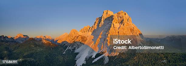 Mount Pelmo - zdjęcia stockowe i więcej obrazów Dolomity - Dolomity, Monte Pelmo, Alpenglow