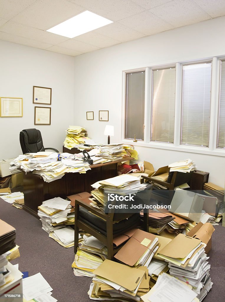 Pronunciar Clutter- hoarder profesional de papel - Foto de stock de Desordenado libre de derechos