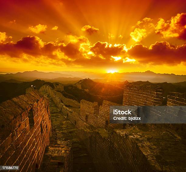 Grande Muraglia Del Tramonto - Fotografie stock e altre immagini di Muraglia cinese - Muraglia cinese, Cina, Tramonto