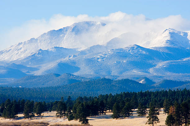 pikes peak - 14000 foot peak stock-fotos und bilder