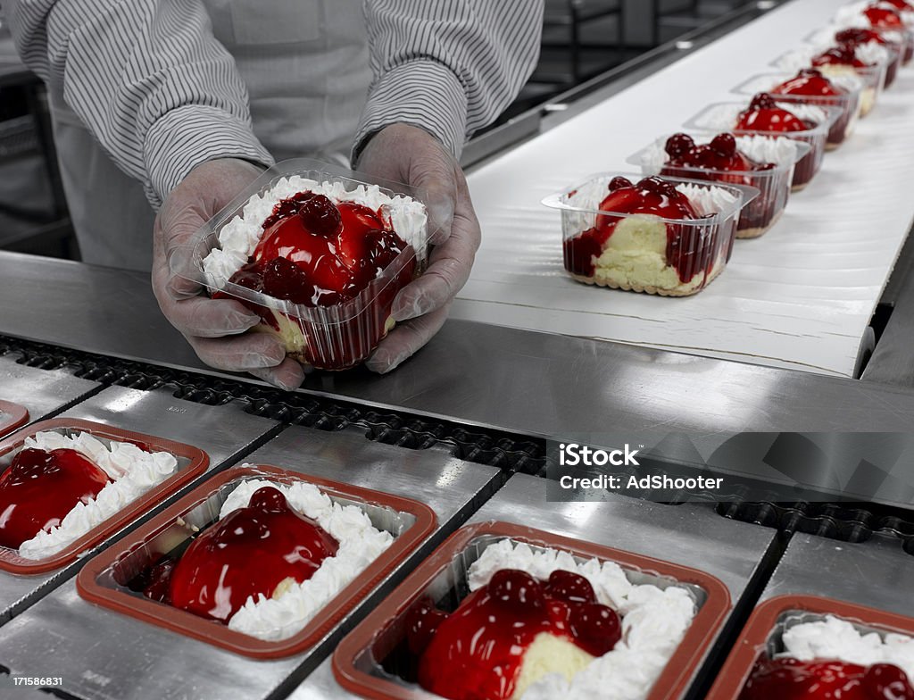 Käsekuchen Produktion - Lizenzfrei Fließbandfertigung Stock-Foto