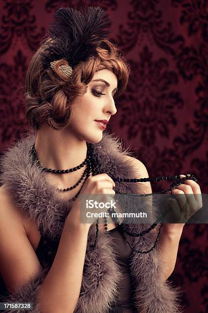 Junge Frau Mit Halsketten Stockfoto und mehr Bilder von Frauen - Frauen, 1930-1939, 1920-1929
