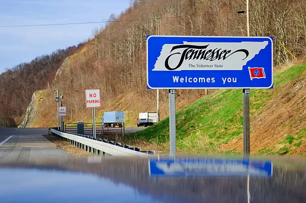 Photo of Tennessee welcome sign at Sam's Gap, on I-26