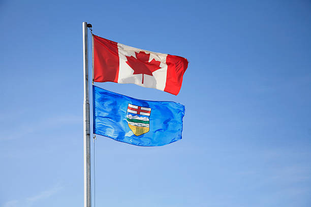 banderas y alberta, canadá - canada canada day canadian flag canadian culture fotografías e imágenes de stock