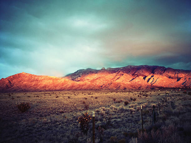 mobilestock landscape mountain sunset