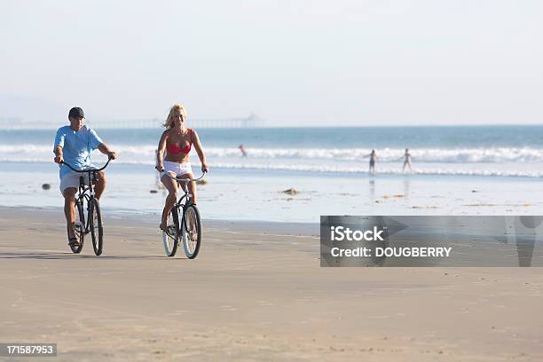 Spaß Am Strand Stockfoto und mehr Bilder von Fahrrad - Fahrrad, Strand, 30-34 Jahre
