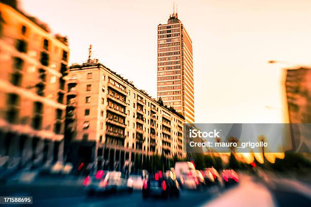 Foto de Arranhacéus De Milão e mais fotos de stock de Apartamento - Apartamento, Itália, Pôr-do-sol