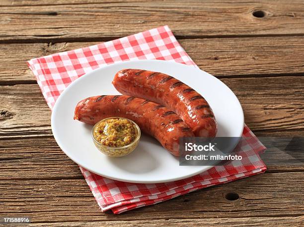 Photo libre de droit de Saucisses Grillées banque d'images et plus d'images libres de droit de Saucisse - Saucisse, Boudin blanc, Assiette