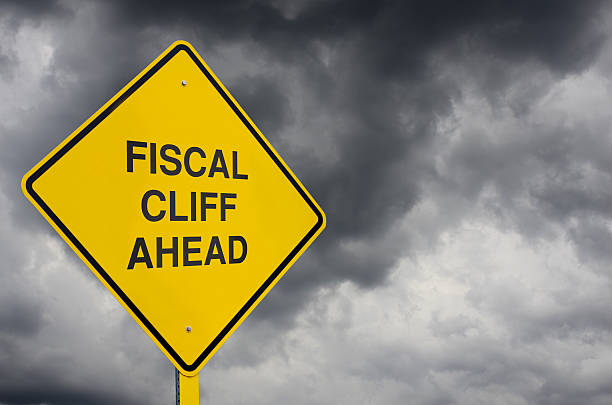 klif fiskalny znak drogowy - fiscal cliff zdjęcia i obrazy z banku zdjęć