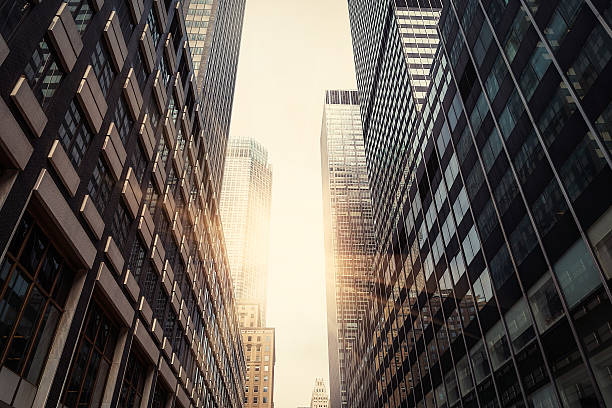 istock Office skysraper in the sun 171590013