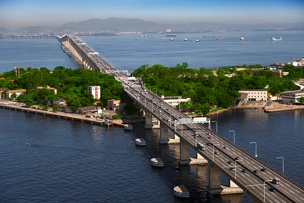 мост рио-нитерой - guanabara bay natural landmark bridge industrial ship стоковые фото и изображения