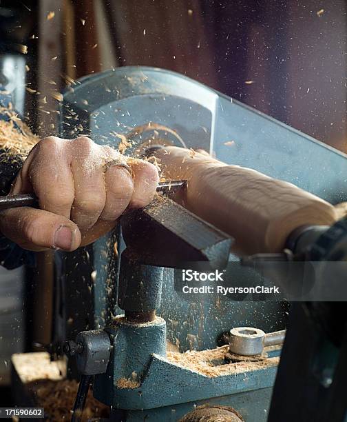 Wood Drehmaschine Arbeiter Stockfoto und mehr Bilder von Drehmaschine - Drehmaschine, Holz, 60-69 Jahre