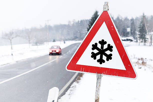 istock Traffic sign - Snow ahead 171590640