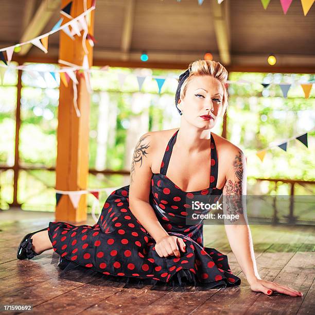 Foto de Rockabilly Mulher Retro e mais fotos de stock de Pontilhado - Pontilhado, Vestido, 1950-1959