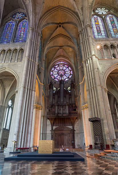 istock Pipe organ in Reims Notre-Dame Cathedral 171590892