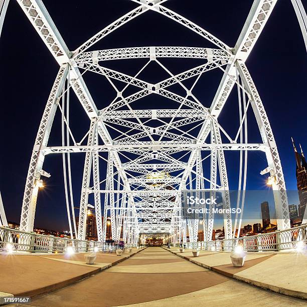 Ponte Di Notte Nashville - Fotografie stock e altre immagini di Alba - Crepuscolo - Alba - Crepuscolo, Ambientazione esterna, Architettura
