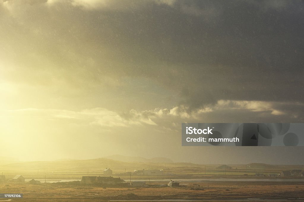 La pluie et le soleil - Photo de Maison libre de droits