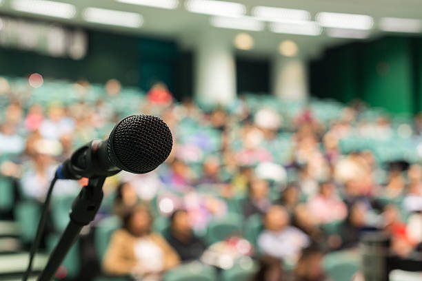 lleno de público - lecture hall audio fotografías e imágenes de stock