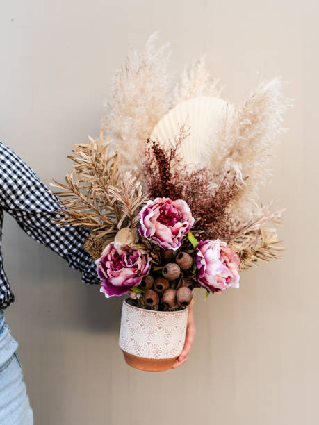 istock Dried flower arrangement in a vase 1716311185