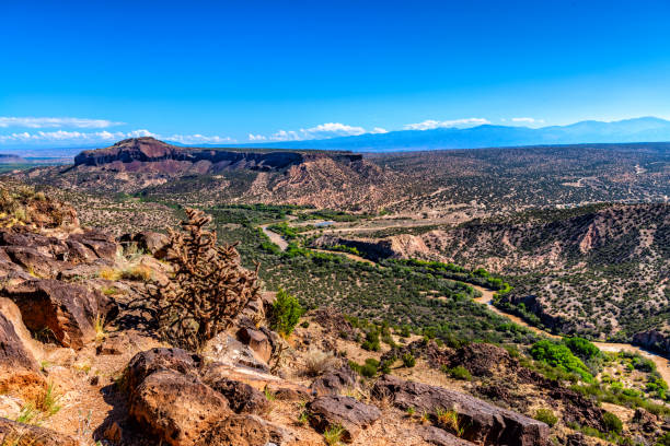 река рио-гранд в нью-мексико - rio grande new mexico river valley стоковые фото и изображения